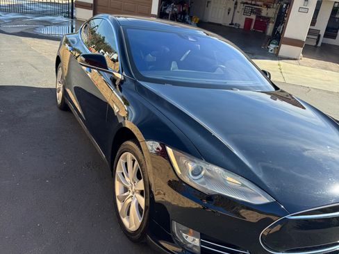 Used 2016 Tesla Model S 85D image 1
