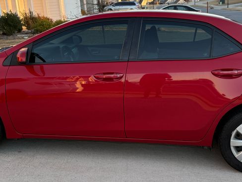 Used 2016 Toyota Corolla LE image 1