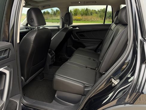 Used 2024 Volkswagen Tiguan SE w/ Panoramic Sunroof Package AWD/4WD image 20