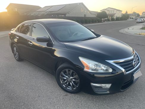 Used 2015 Nissan Altima 2.5 S w/ Special Edition Package FWD image 1