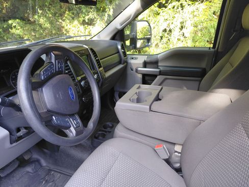 Used 2019 Ford F250 XLT w/ XLT Value Package image 9