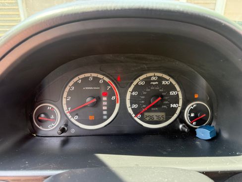 Used 2004 Honda CR-V EX image 1