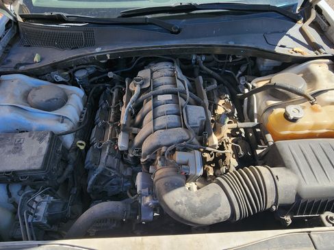 Used 2011 Chrysler 300 C image 14