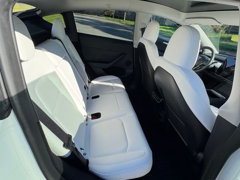 Used 2024 Tesla Model Y Long Range image 11