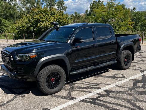 Used 2019 Toyota Tacoma TRD Pro image 2