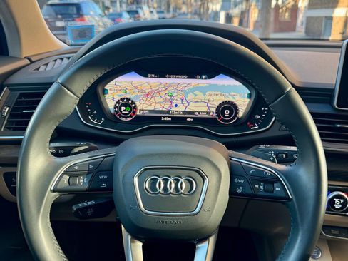 Used 2020 Audi Q5 2.0T Premium Plus w/ Premium Plus Package AWD/4WD image 16