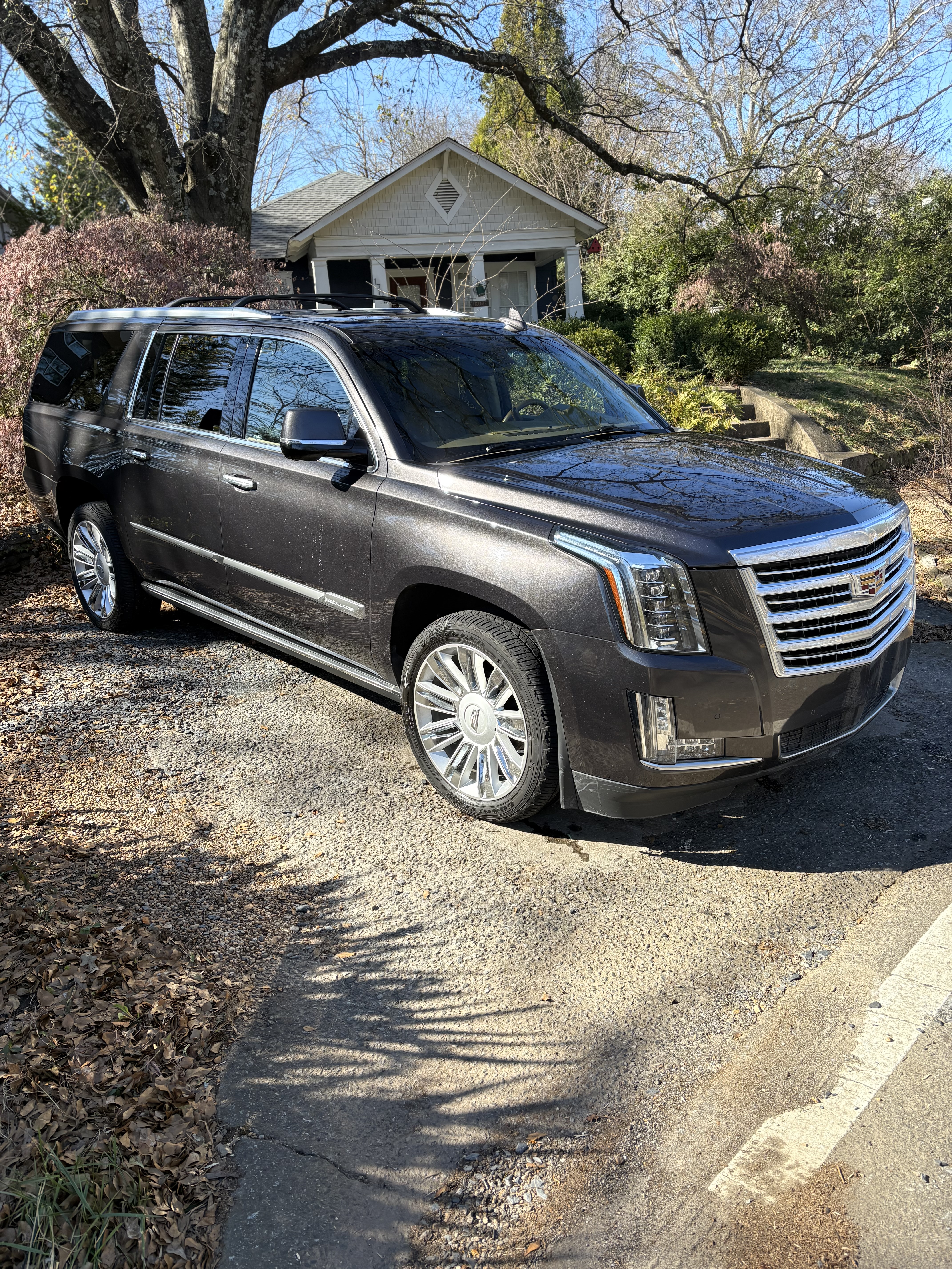 Used 2016 Cadillac Escalade ESV Platinum AWD/4WD image 6