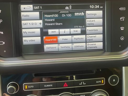 Used 2016 Land Rover Range Rover HSE image 17