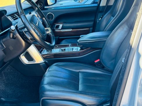 Used 2017 Land Rover Range Rover HSE image 8