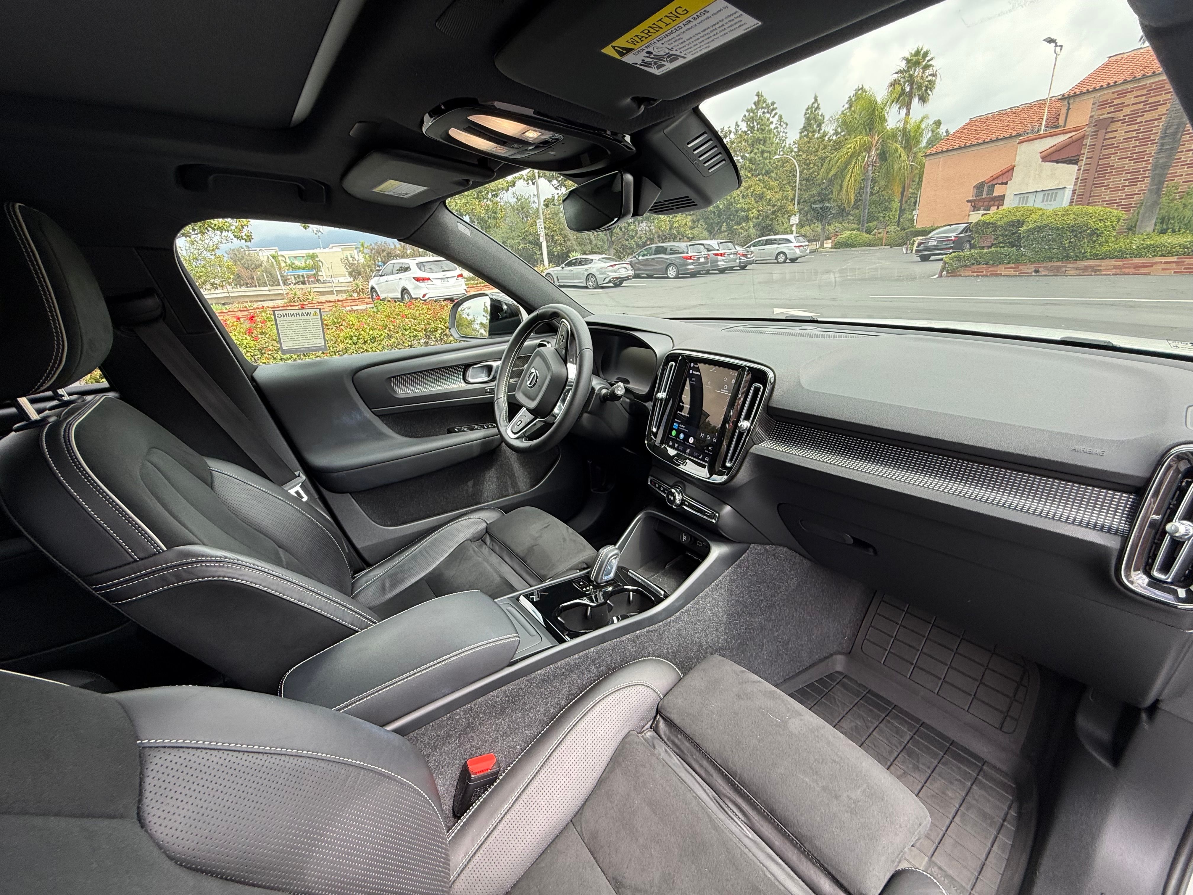 Used 2021 Volvo XC40 P8 Recharge w/ Advanced Package AWD/4WD image 13