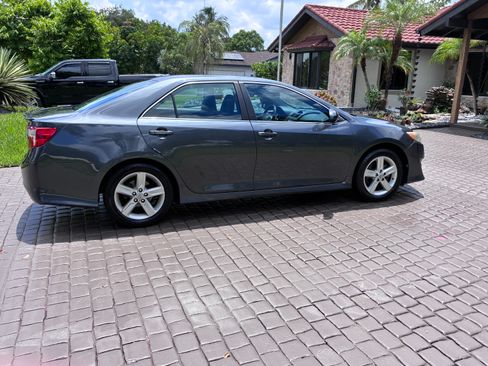 Used 2012 Toyota Camry SE FWD image 4