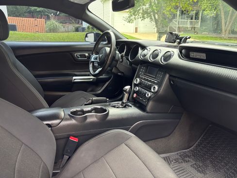Used 2015 Ford Mustang Coupe w/ Equipment Group 051A RWD image 9