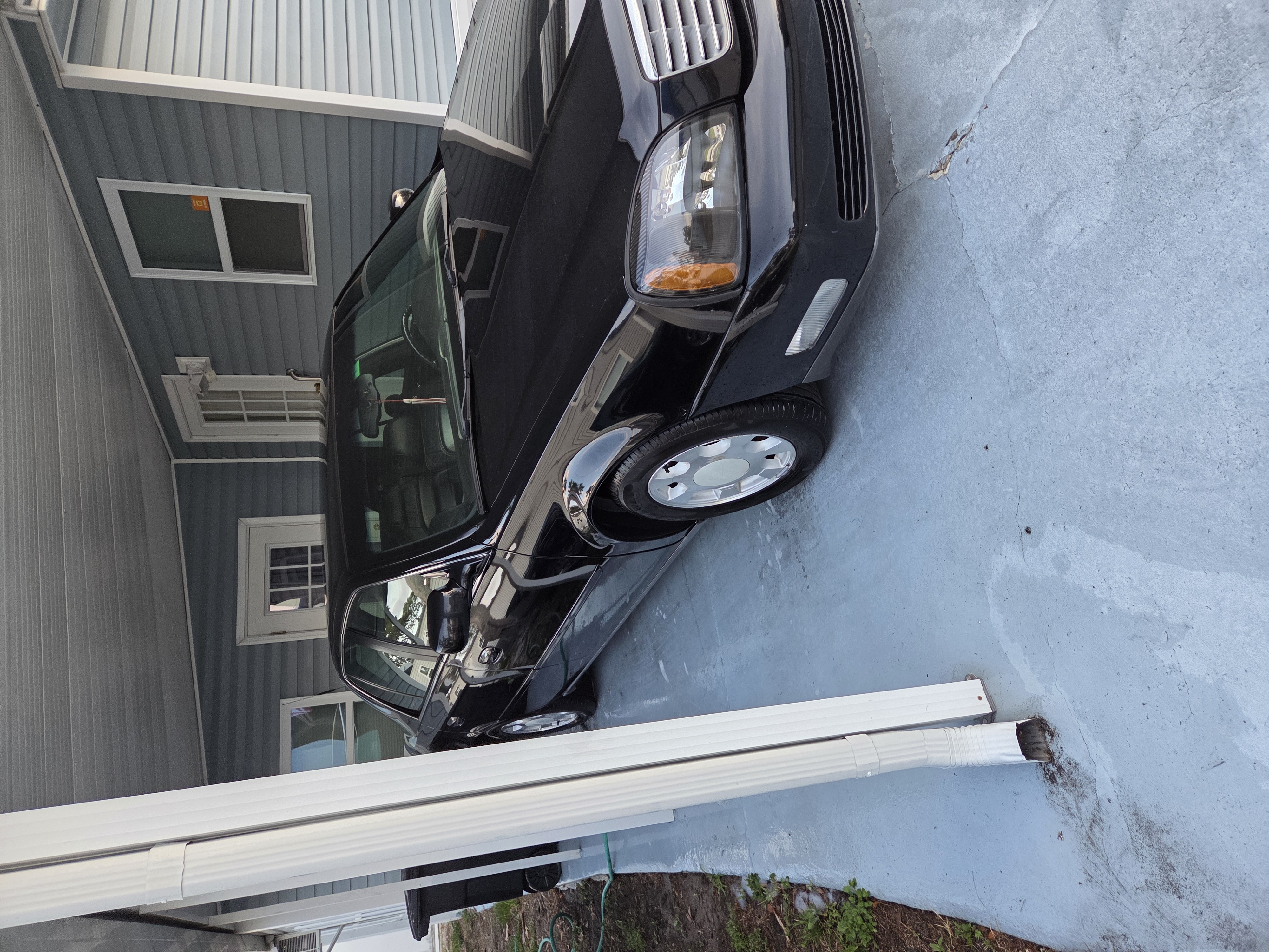 Used 2002 Cadillac De Ville DTS w/ Premium Equipment Pkg FWD image 5