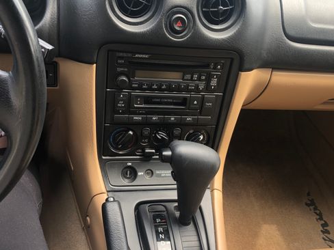 Used 2000 MAZDA MX-5 Miata RWD image 8