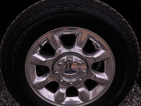 Used 2016 Ford F250 Lariat w/ Lariat Interior Package image 16