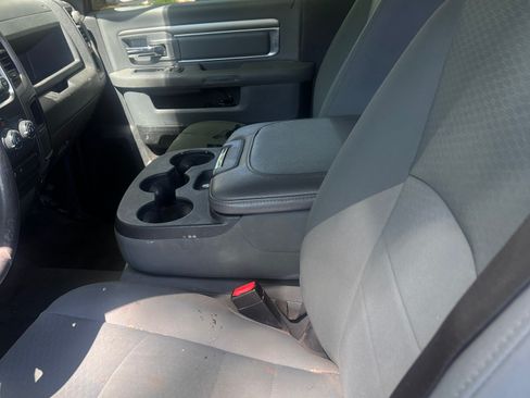 Used 2018 RAM 1500 Express RWD image 10