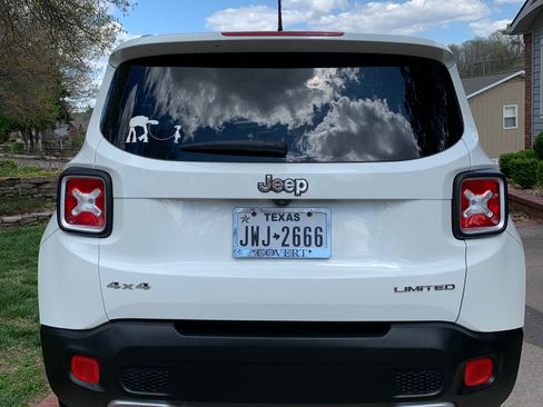Used 2017 Jeep Renegade Limited AWD/4WD image 5