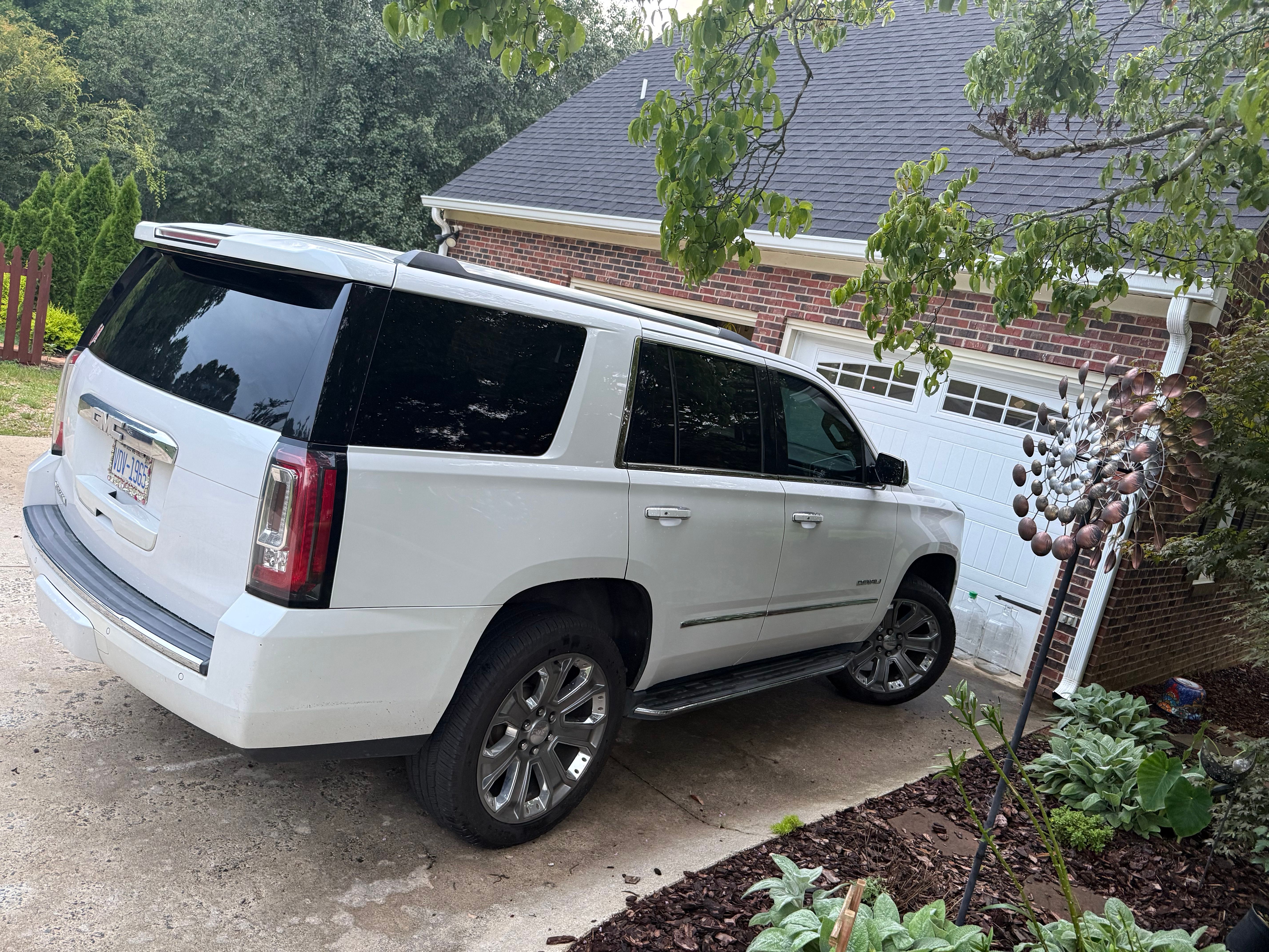 Used 2017 GMC Yukon Denali w/ Open Road Package RWD image 2