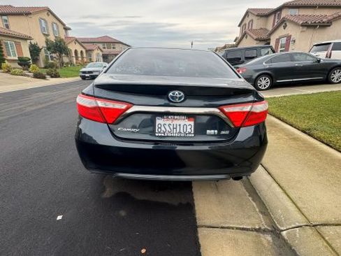 Used 2015 Toyota Camry SE image 4