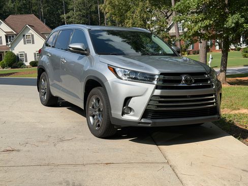 Used 2017 Toyota Highlander Limited Platinum AWD/4WD image 1