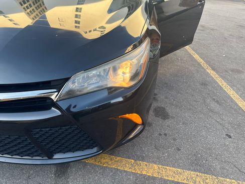 Used 2015 Toyota Camry SE FWD image 22