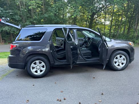 Used 2016 GMC Acadia SLE AWD/4WD image 31