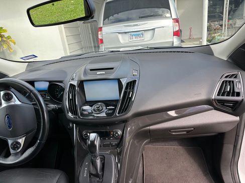 Used 2015 Ford Escape Titanium image 9