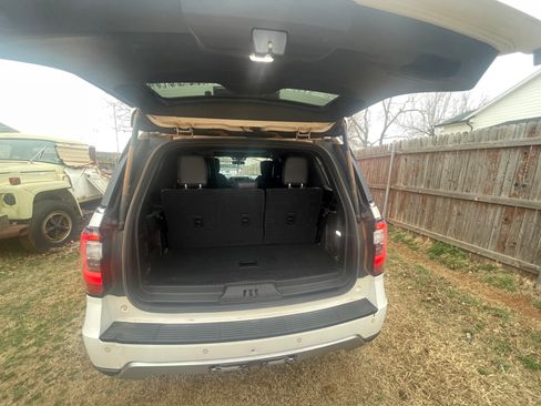 Used 2018 Ford Expedition Limited w/ Equipment Group 301A image 2