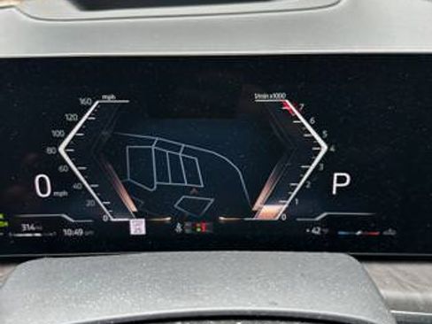 Used 2025 BMW X5 xDrive40i w/ Parking Assistance Package image 11