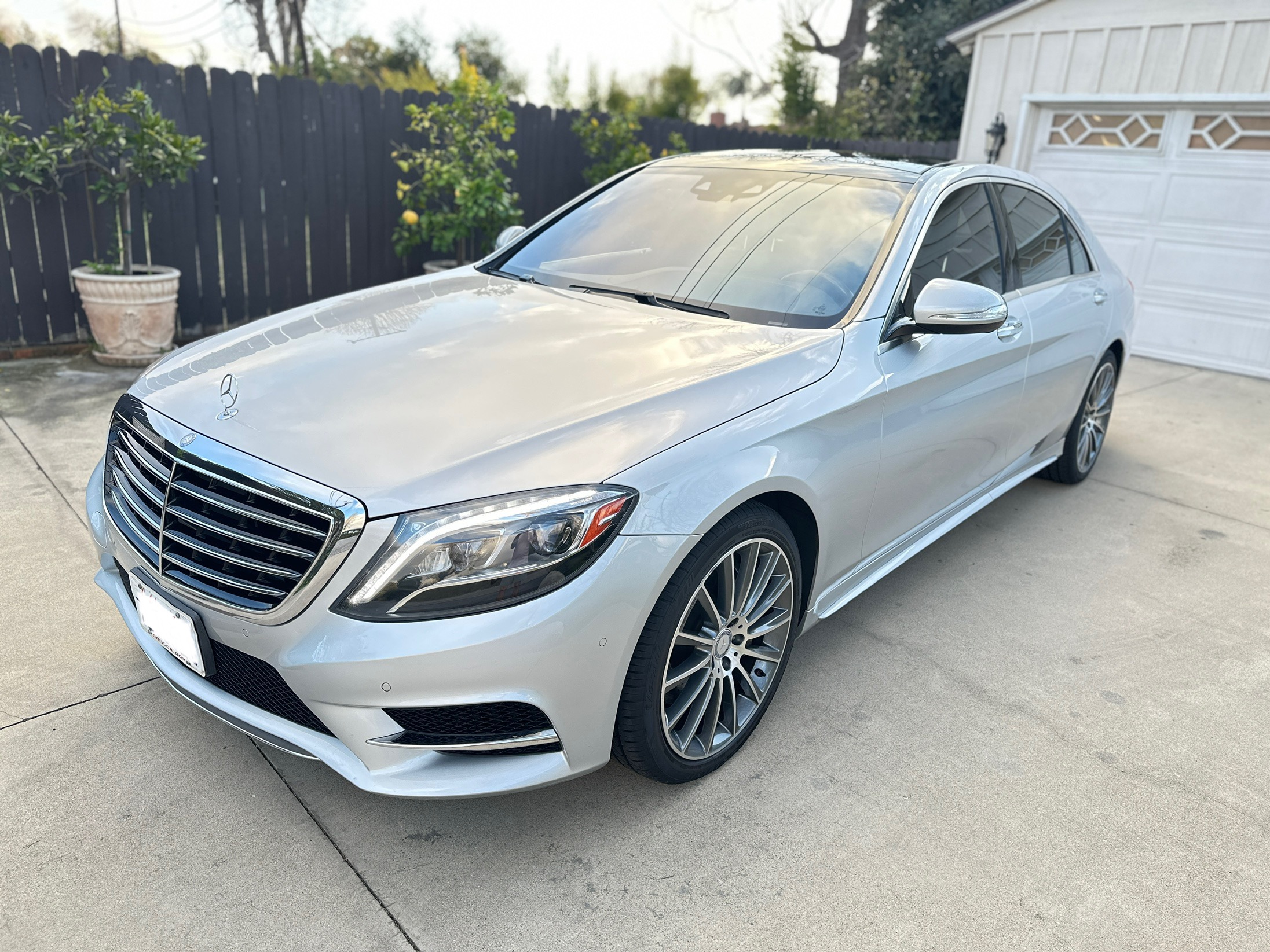 Used 2015 Mercedes-Benz S 550 Sedan image 2