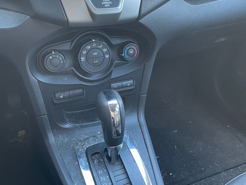 Used 2012 Ford Fiesta SES image 8