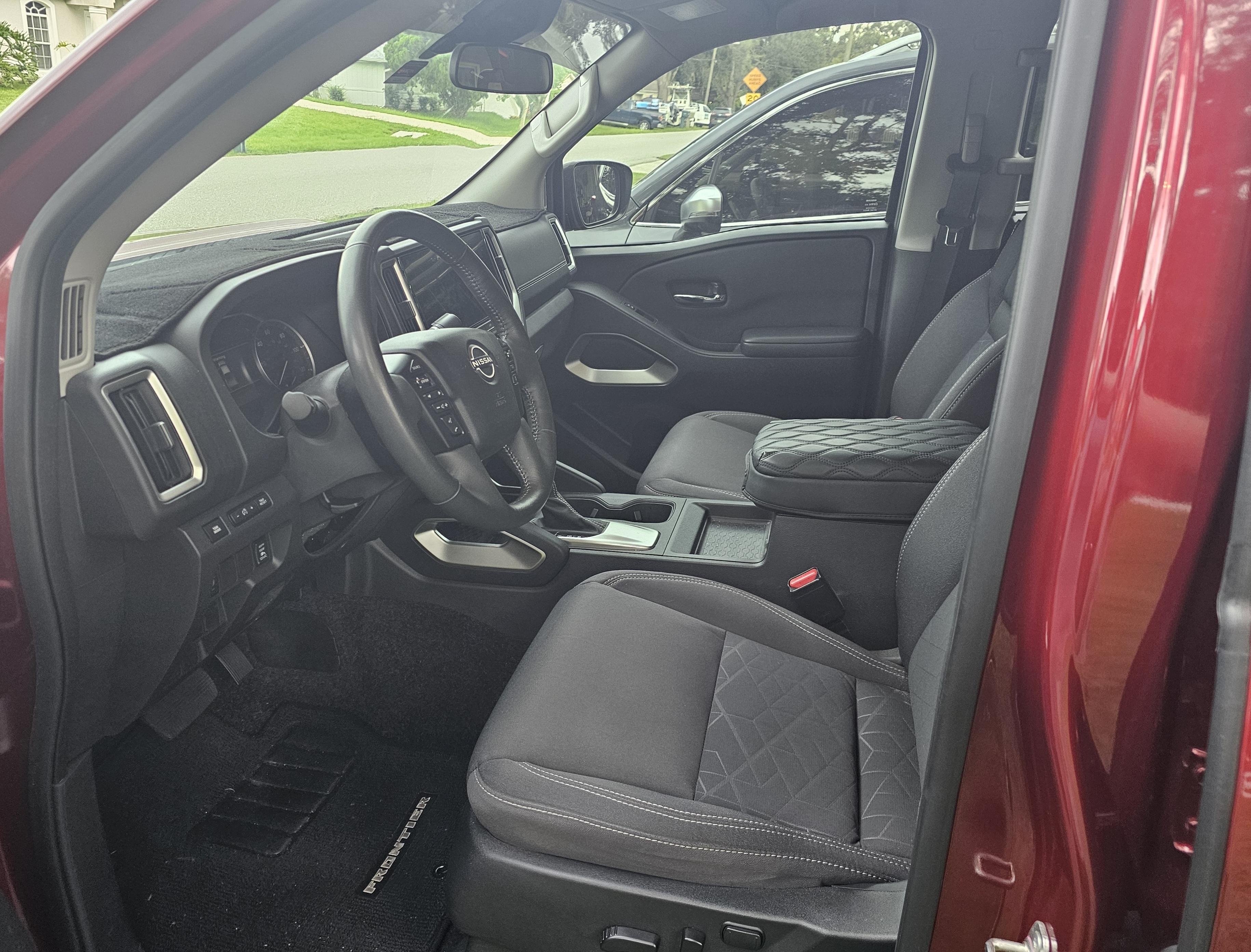 Used 2025 Nissan Frontier SV w/ SV Convenience Package RWD image 8