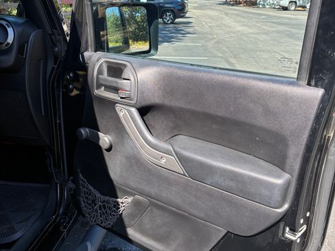 Used 2014 Jeep Wrangler Sport AWD/4WD image 13
