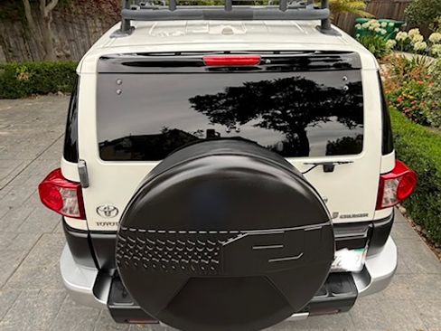 Used 2011 Toyota FJ Cruiser 4WD w/ Upgrade Pkg image 4