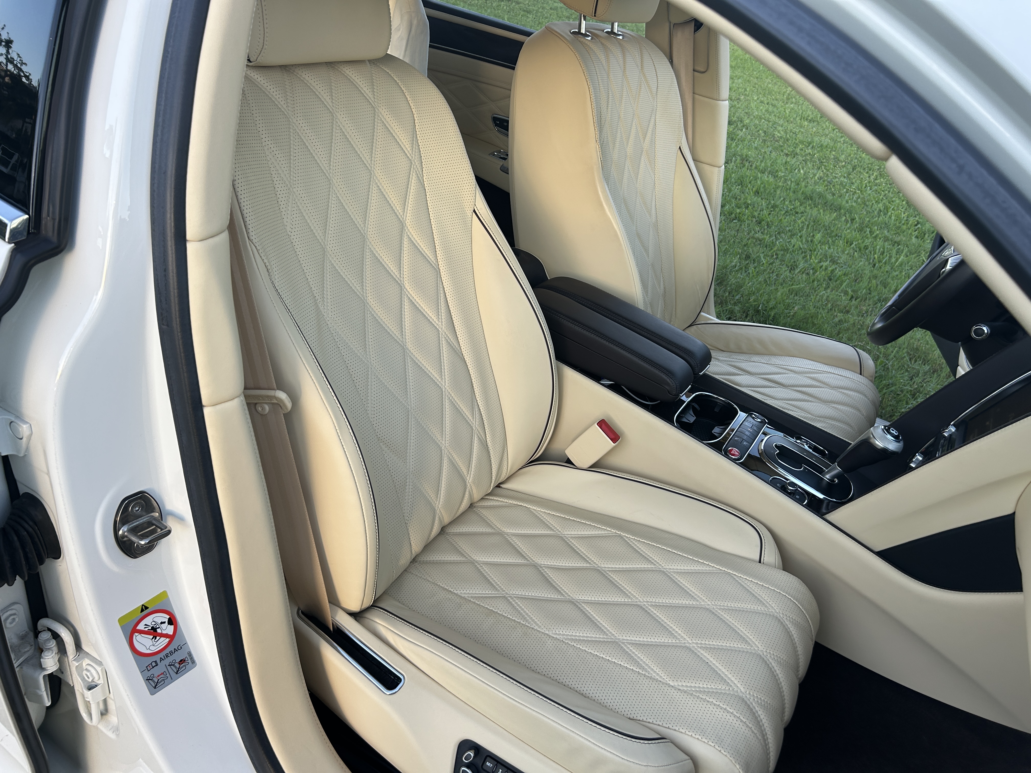 Used 2016 Bentley Flying Spur V8 AWD/4WD image 16