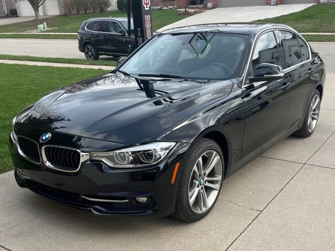 Used 2017 BMW 330i xDrive 330i xDrive Sedan 4D image 2