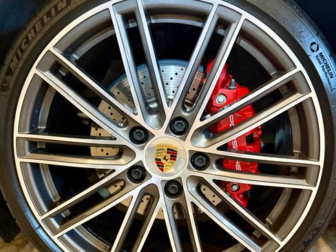 Used 2022 Porsche 718 Cayman S image 13