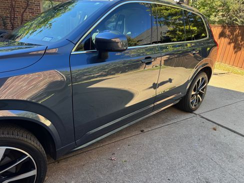 Used 2020 Volvo XC90 T6 Momentum w/ Protection Package image 13