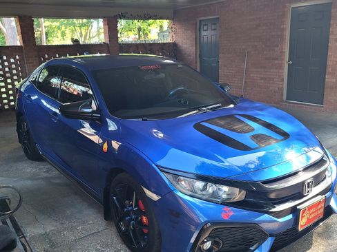 Used 2017 Honda Civic Sport image 10