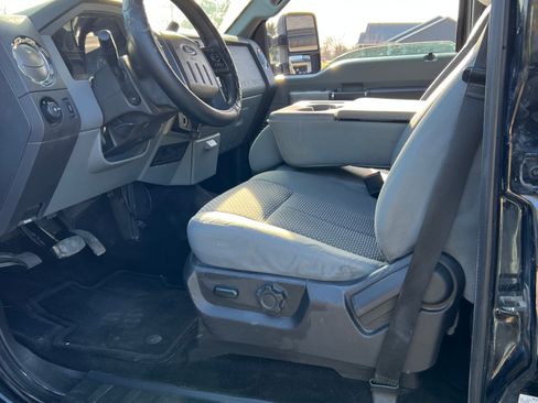 Used 2016 Ford F250 XLT w/ XLT Interior Package image 13