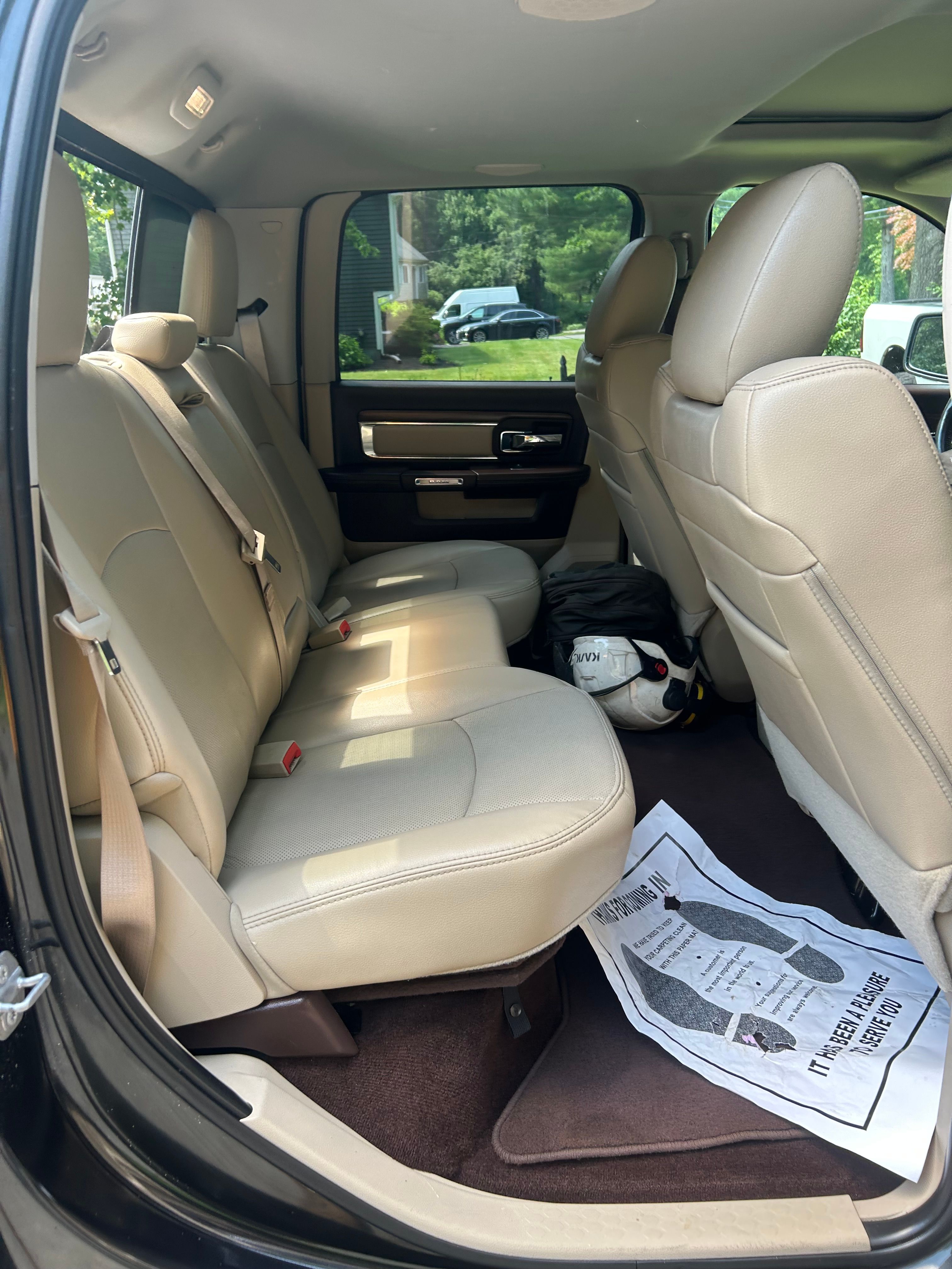Used 2015 RAM 1500 Laramie w/ Convenience Group AWD/4WD image 8
