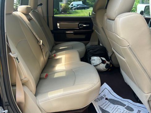 Used 2015 RAM 1500 Laramie w/ Convenience Group AWD/4WD image 8