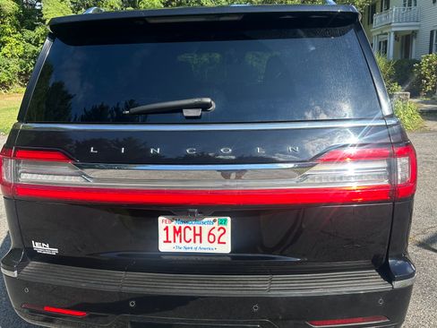 Used 2021 Lincoln Navigator Reserve w/ Equipment Group 208A AWD/4WD image 5