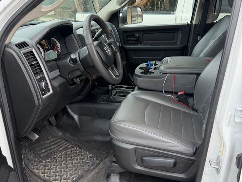 Used 2018 RAM 2500 Tradesman w/ Chrome Appearance Group AWD/4WD image 10