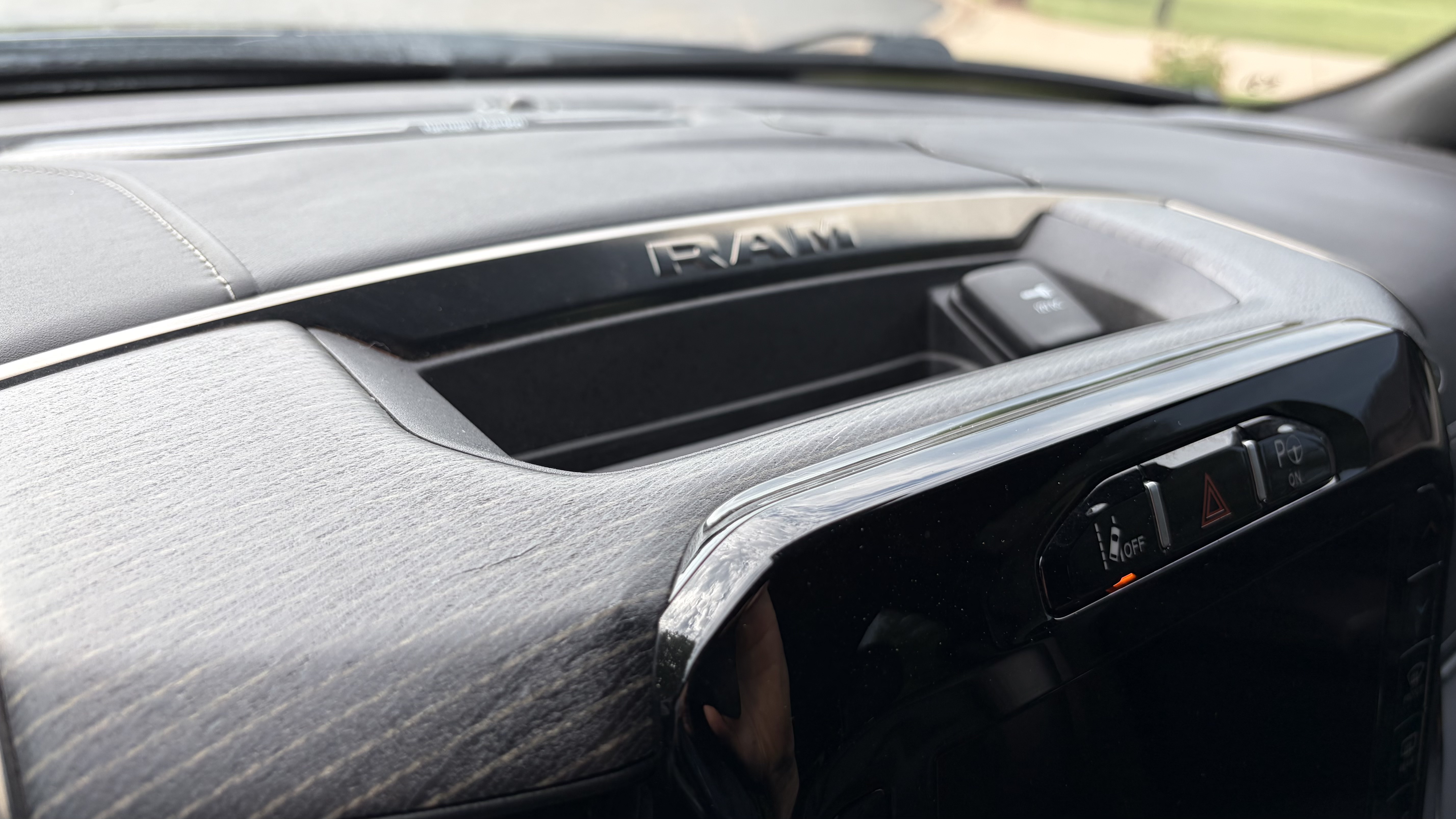 Used 2019 RAM 1500 Limited AWD/4WD image 25