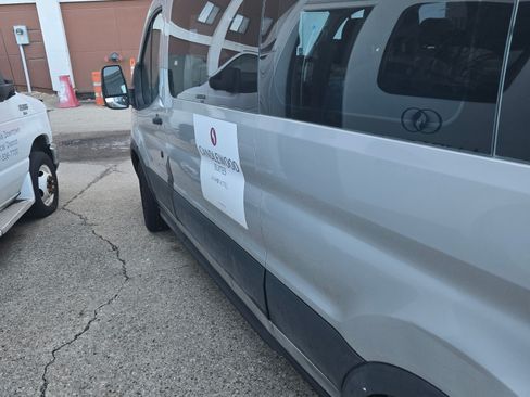 Used 2016 Ford Transit 350 XL image 6