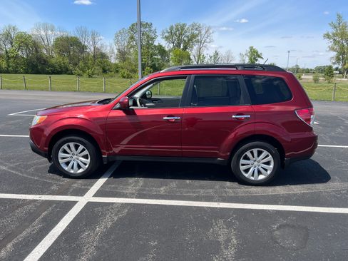 Used 2012 Subaru Forester 2.5X Premium w/ Popular Pkg 3 AWD/4WD image 11