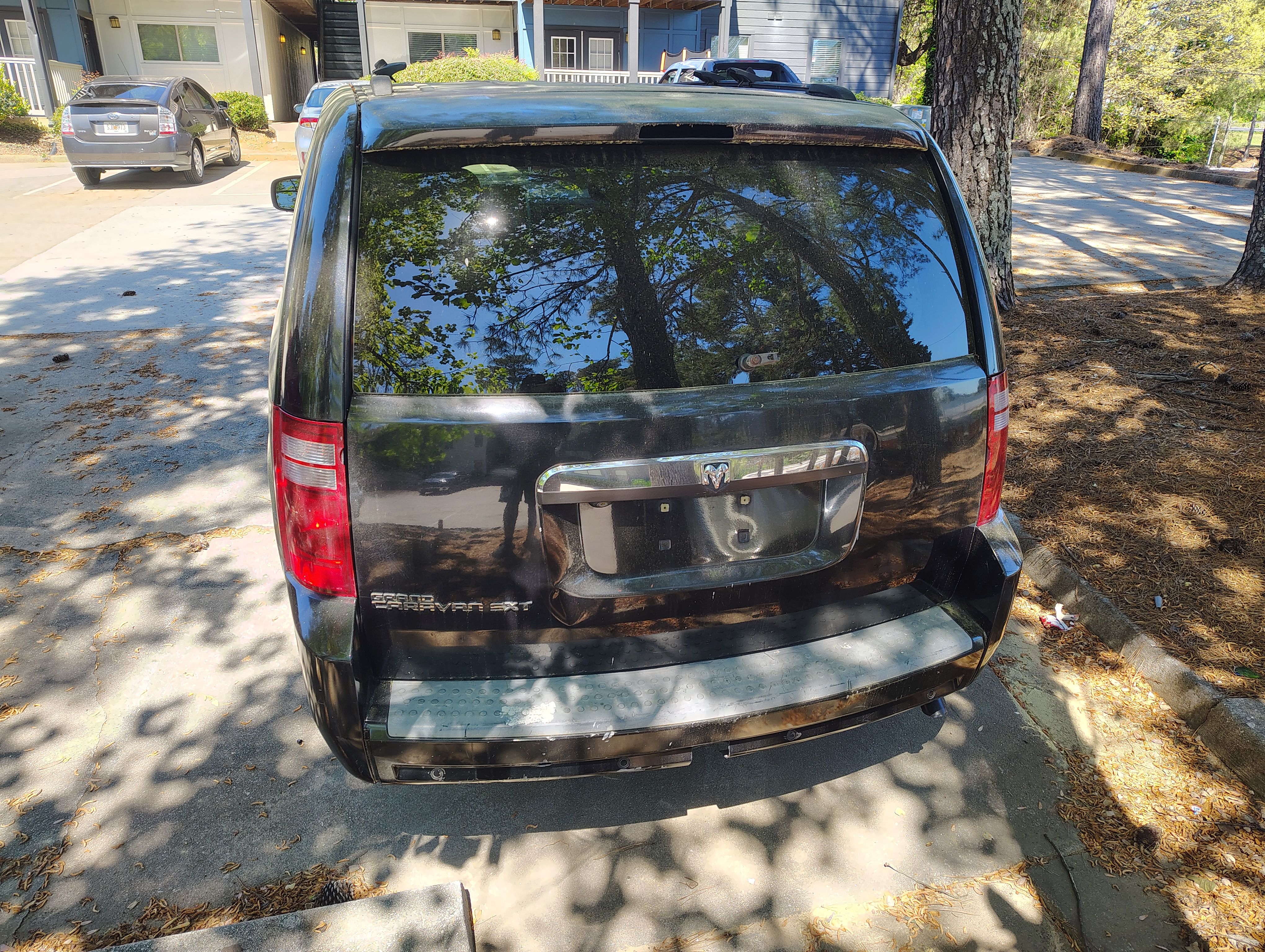 Used 2008 Dodge Grand Caravan SXT FWD image 2