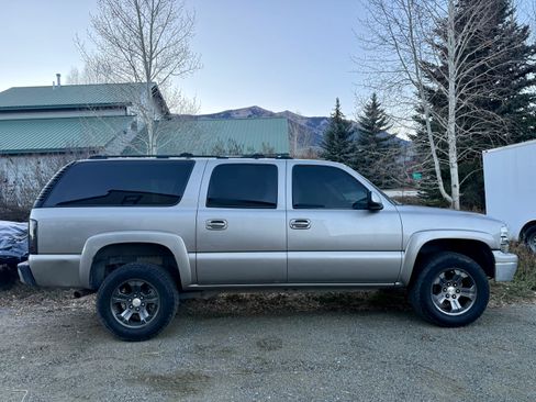 Used 2001 Chevrolet Suburban LT w/ LT Preferred Equipment Group image 20