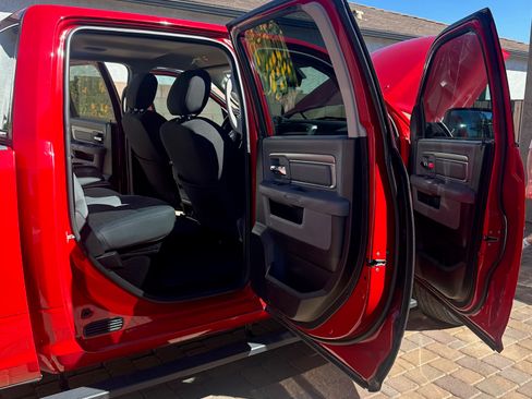 Used 2018 RAM 1500 Big Horn image 10